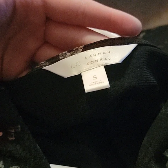 Lauren Conrad size small dress with ties on the breast area and sleeves - Picture 5 of 5